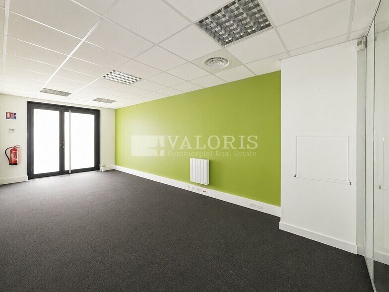 Rue De Saint Clair - Le Portant, Caluire-et-Cuire to rent - Interior Photo - Image 1 of 5