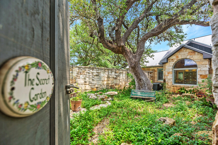 352 Pfeiffer Rd, Fredericksburg, TX for sale - Building Photo - Image 3 of 31