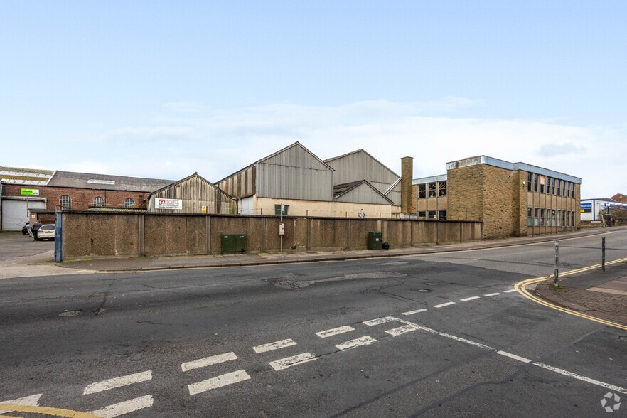 Denton St, Carlisle to rent - Primary Photo - Image 1 of 2