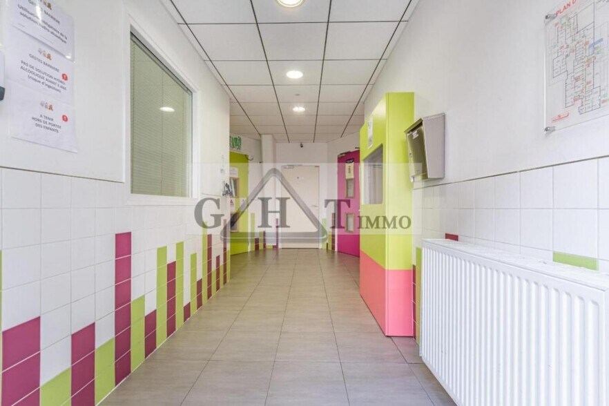 Retail in Vincennes to rent - Interior Photo - Image 3 of 5