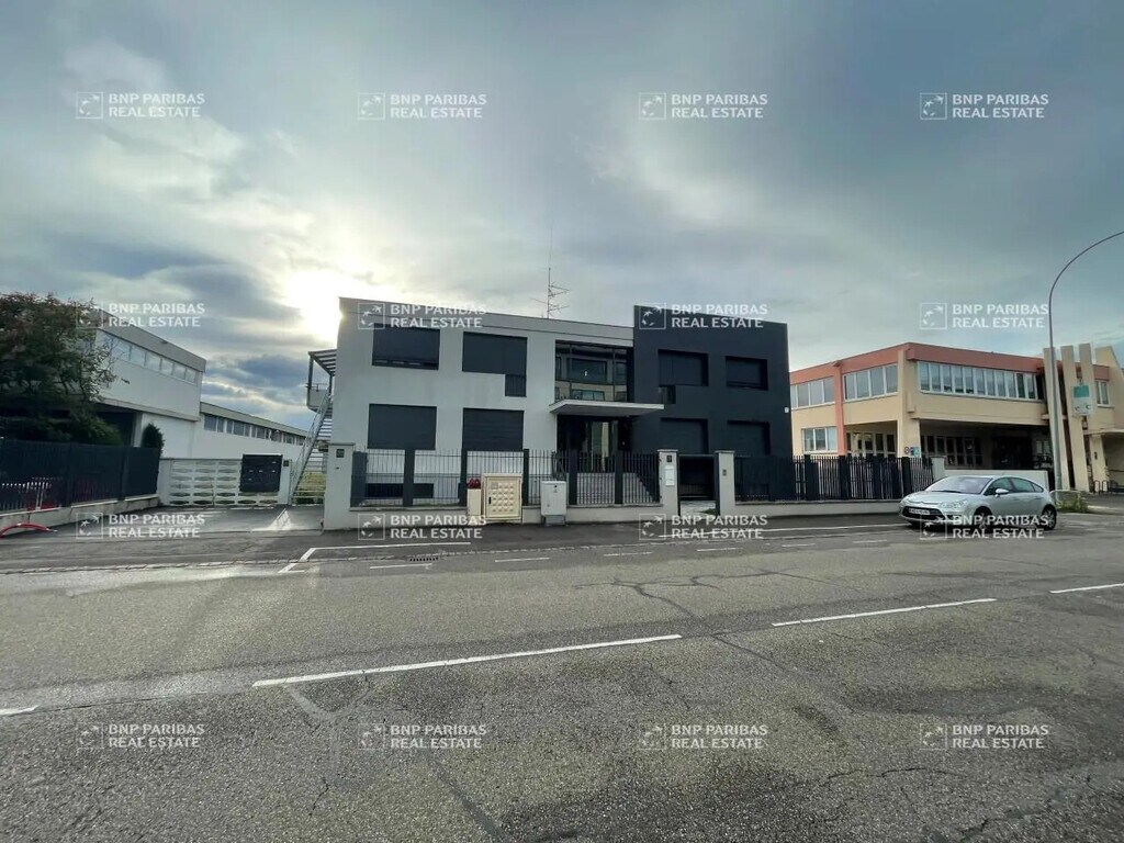 Vente Local d'activités 1 860 m² - Photo 1