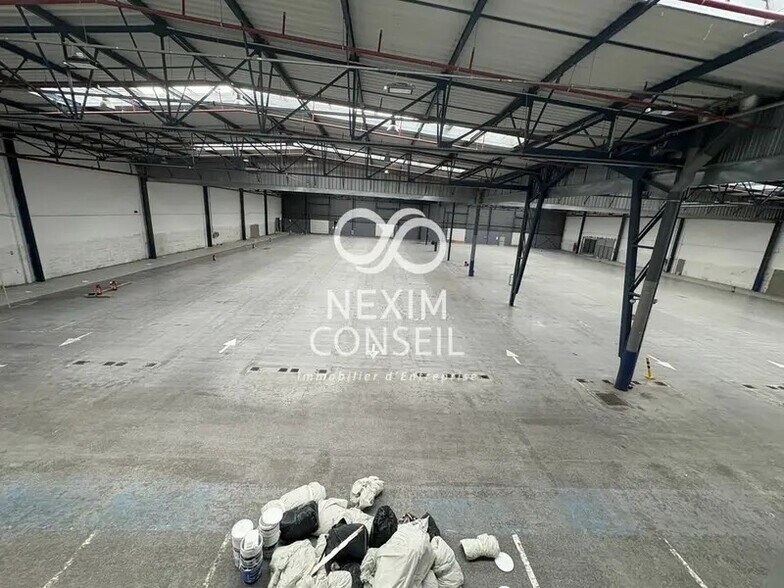 Industrial in Gennevilliers to rent - Building Photo - Image 3 of 12