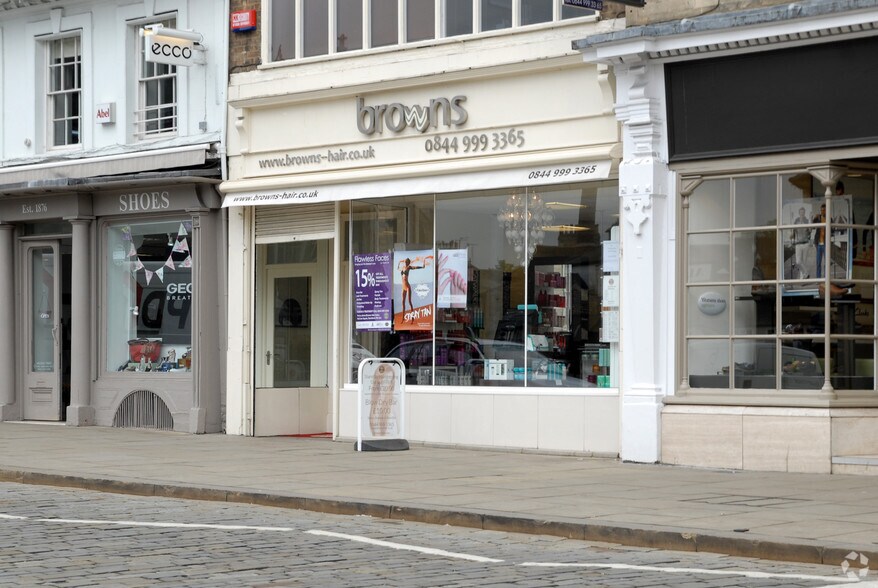 3 Red Lion Sq, Stamford to rent - Building Photo - Image 3 of 3