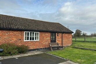 The Coach House & The Shires, Woods Farm, Wokingham to rent Interior Photo- Image 2 of 6