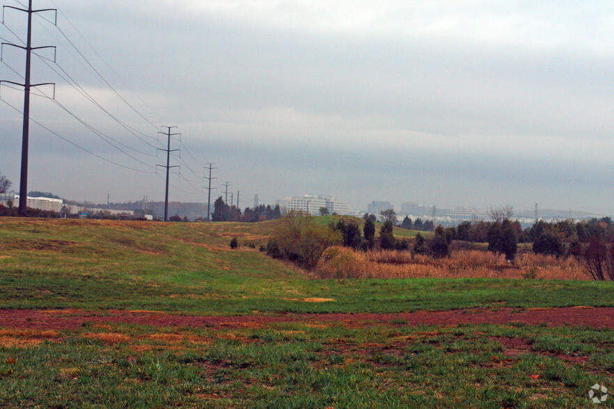 Park Center Rd, Herndon, VA for sale - Primary Photo - Image 1 of 1