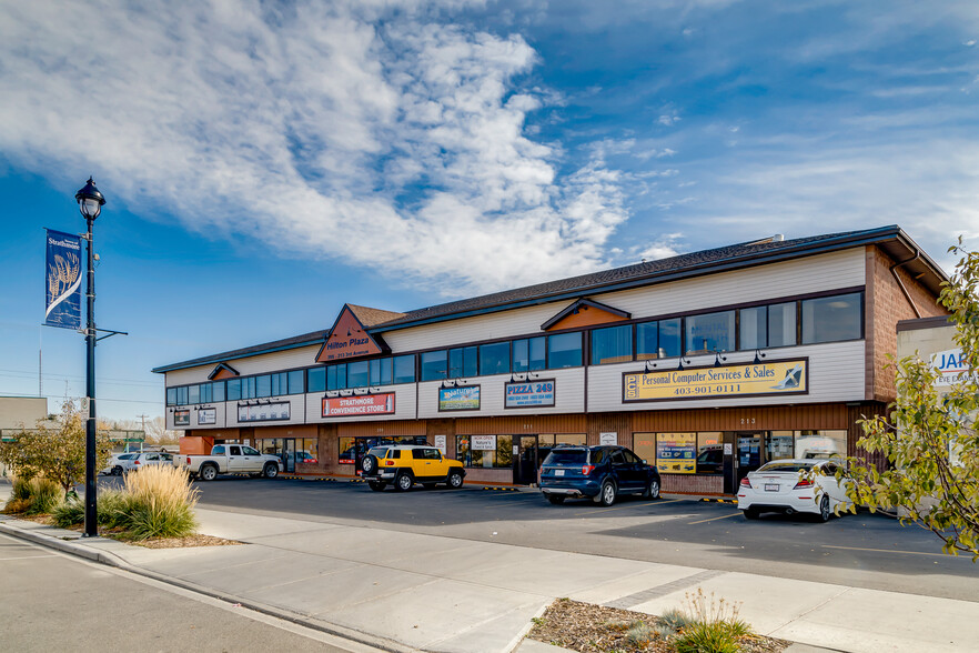 205-213 3rd Ave, Strathmore, AB for rent - Building Photo - Image 1 of 8