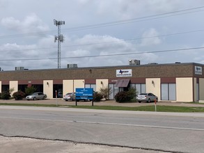 4901-4909 Blue Mound Rd, Fort Worth, TX for rent Building Photo- Image 1 of 9