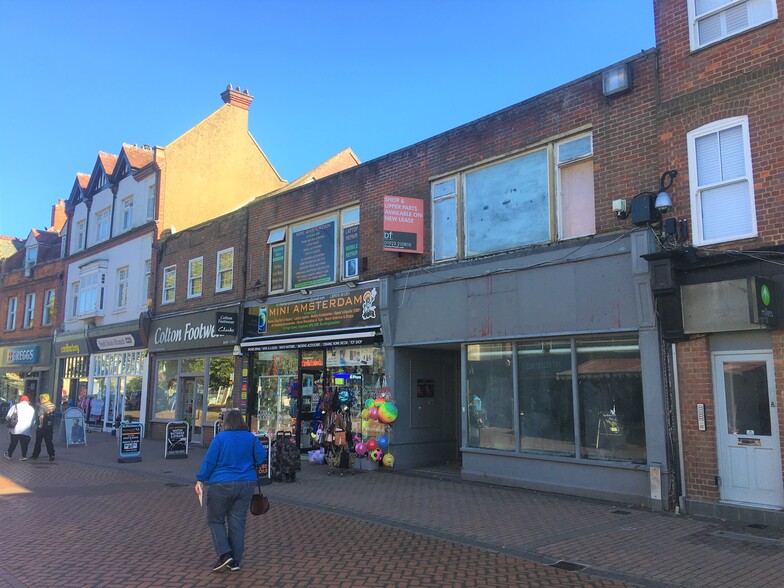 37 High St, Chesham for rent - Building Photo - Image 2 of 7