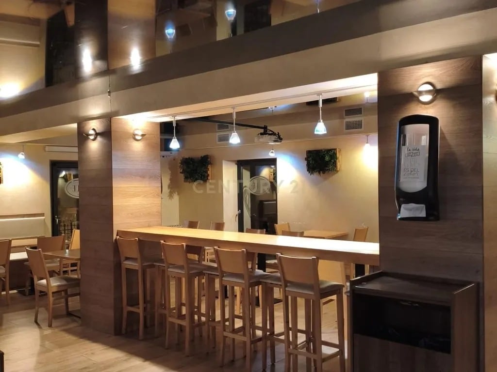 Retail in Riaza, Segovia for sale Interior Photo- Image 1 of 11