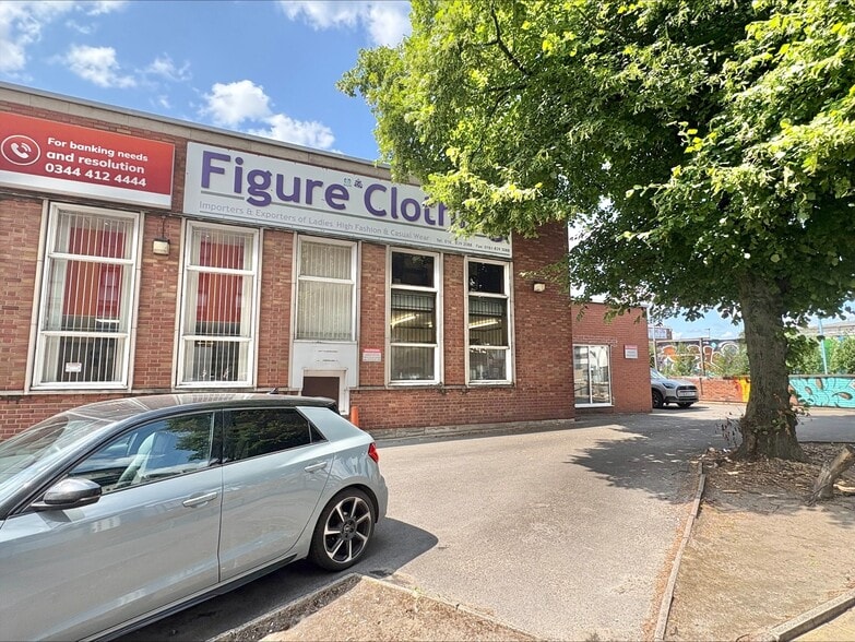 25-31 Cheetham Hill Rd, Manchester to rent - Building Photo - Image 3 of 3