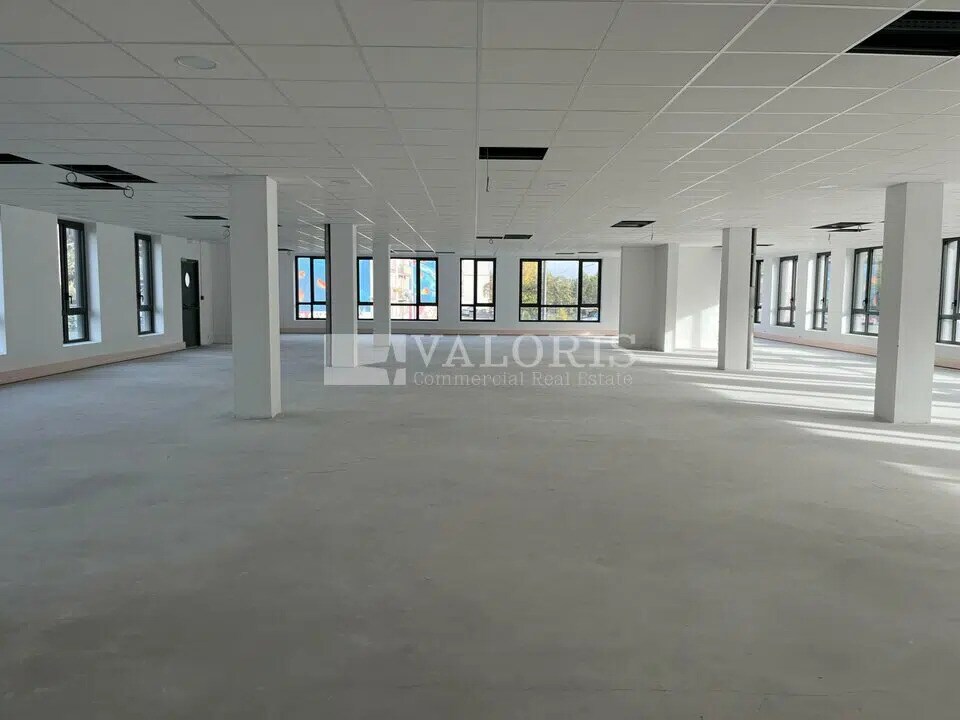 Office in Vénissieux for sale Building Photo- Image 1 of 13