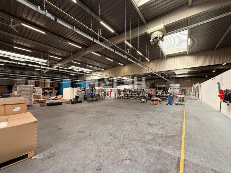 Industrial in Villeurbanne to rent - Interior Photo - Image 2 of 23