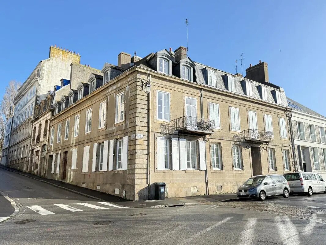 Office in Lorient for sale Building Photo- Image 1 of 6