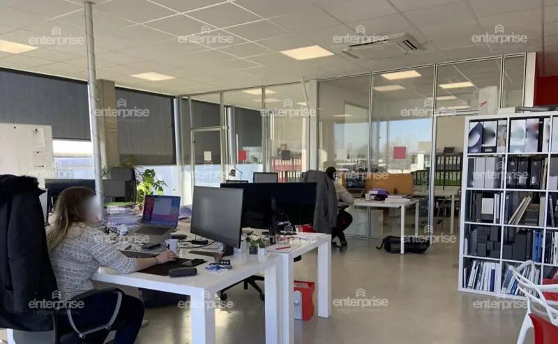 Office in Amiens to rent - Interior Photo - Image 3 of 3