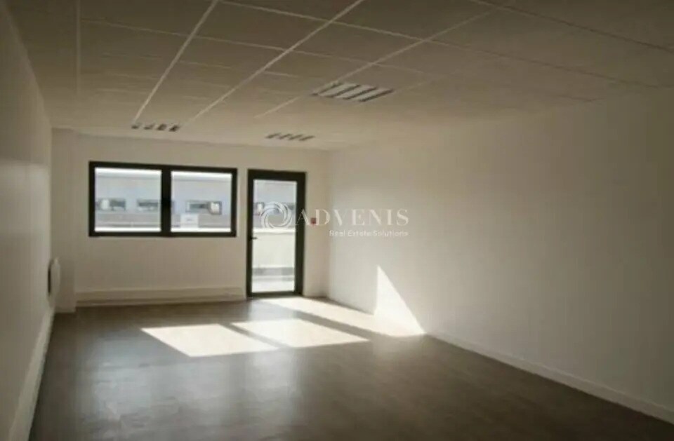 Location Bureaux 38 m² - Photo 1