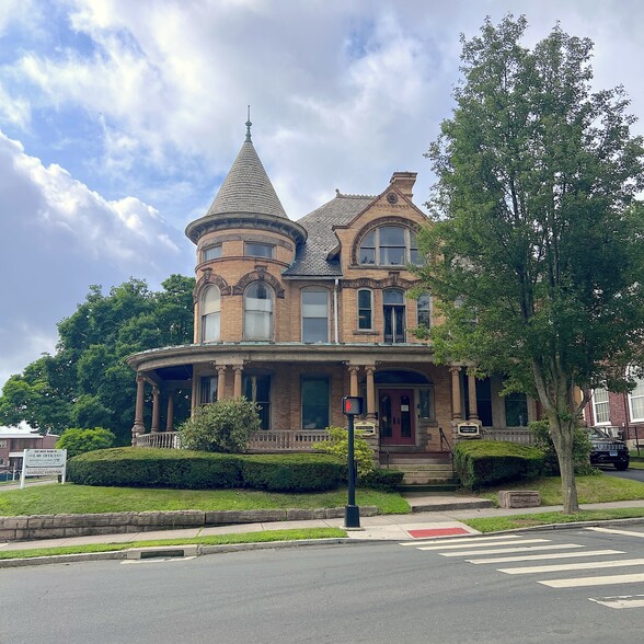 130 W Main St, New Britain, CT for rent - Building Photo - Image 1 of 7