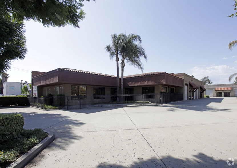 1517-1539 Grand Ave, Pomona, CA for rent - Primary Photo - Image 1 of 5