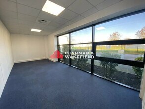 6 Avenue Du Girou, Villeneuve-lès-Bouloc for sale Interior Photo- Image 2 of 6