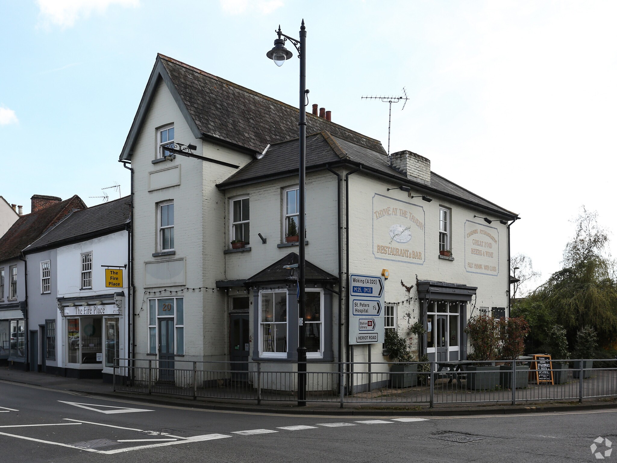 20 London St, Chertsey for sale Primary Photo- Image 1 of 1