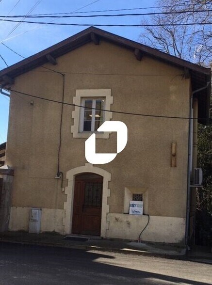 Office in Neuville-sur-Saône to rent - Building Photo - Image 2 of 4