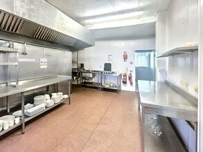 181 High St, Easington Lane to rent Interior Photo- Image 2 of 3