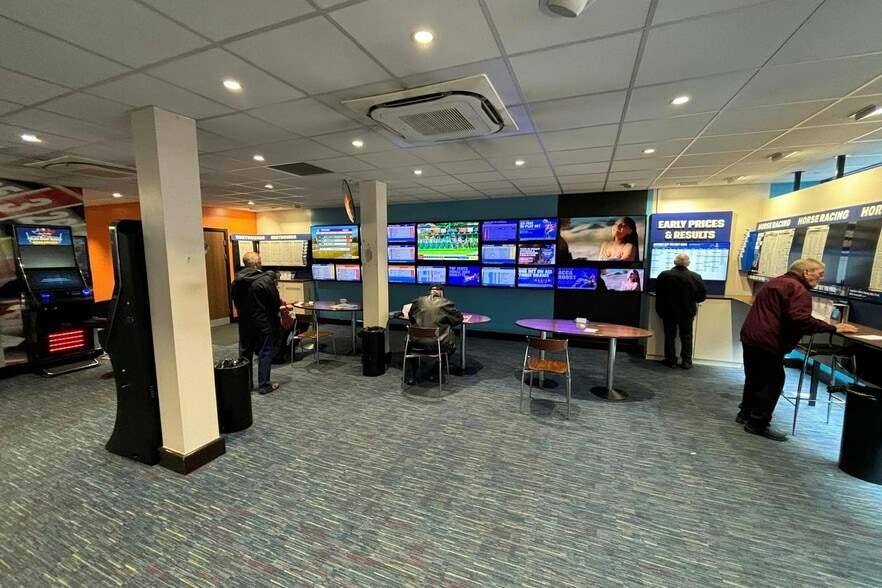 5 Main St, Wishaw for sale - Interior Photo - Image 2 of 4