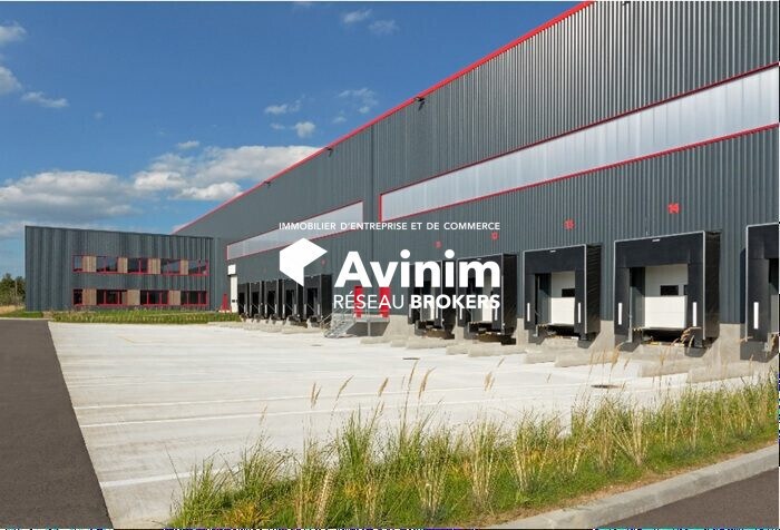 Industrial in Le Thillay to rent Building Photo- Image 1 of 3