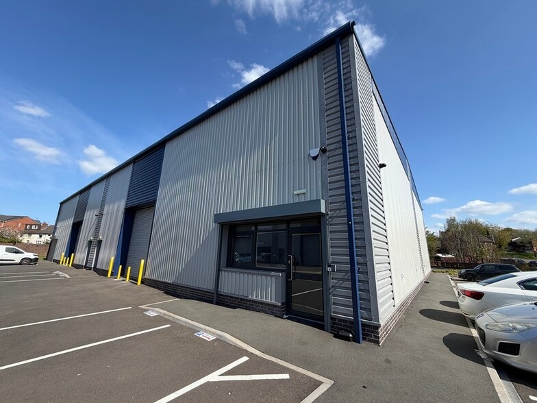 Cradley Rd, Dudley to rent - Building Photo - Image 3 of 6