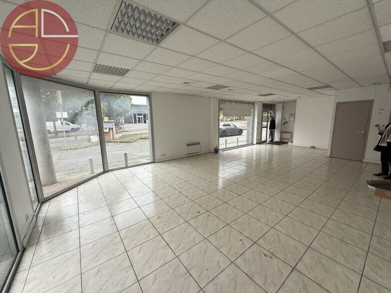 Light Industrial in Saint-Orens-de-Gameville to rent - Interior Photo - Image 1 of 9