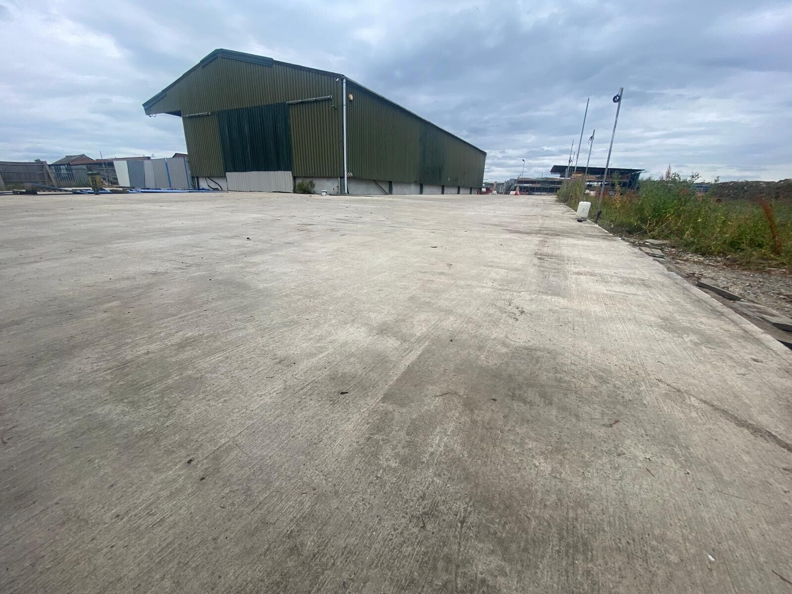 Princes Risborough Rd, Aylesbury to rent Building Photo- Image 1 of 11