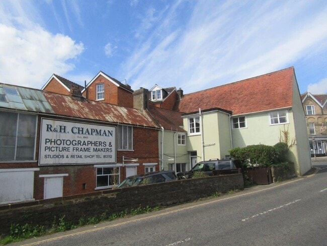 More details for 65 Well St, Buckingham - Retail for Sale