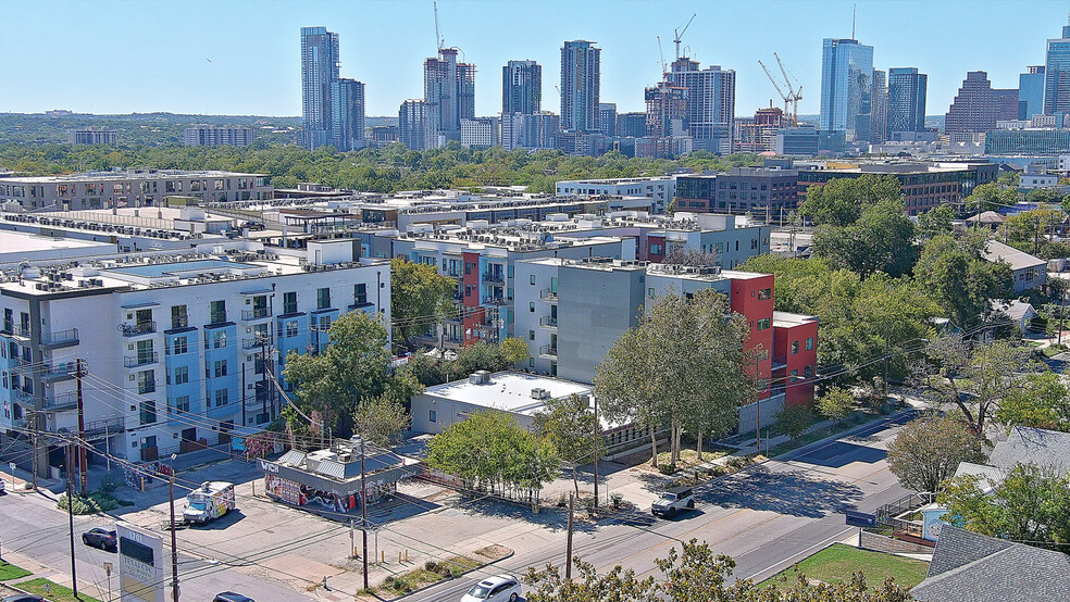 1621 E 7th St, Austin, TX for rent - Building Photo - Image 1 of 6