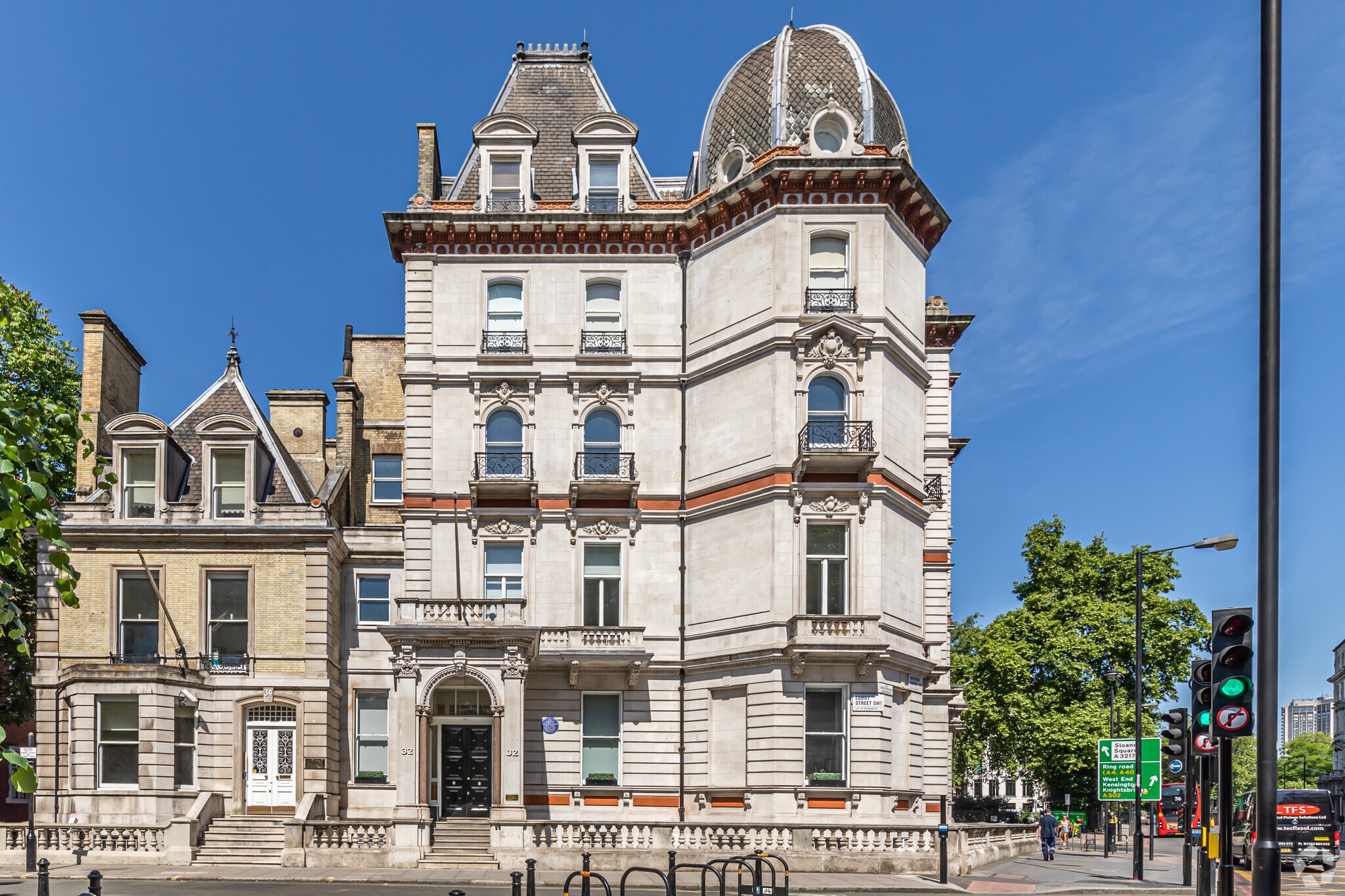 32 Grosvenor Gdns, London for sale Primary Photo- Image 1 of 1