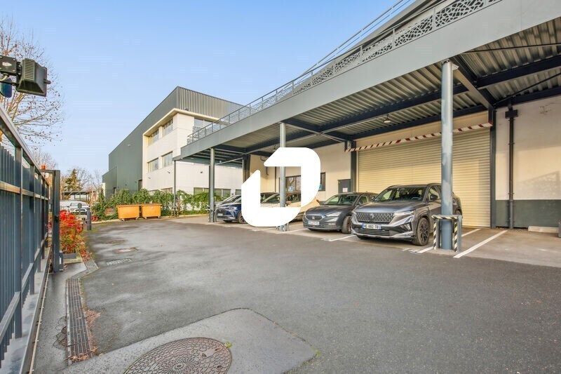 Light Industrial in Villeneuve-la-Garenne to rent - Building Photo - Image 2 of 14