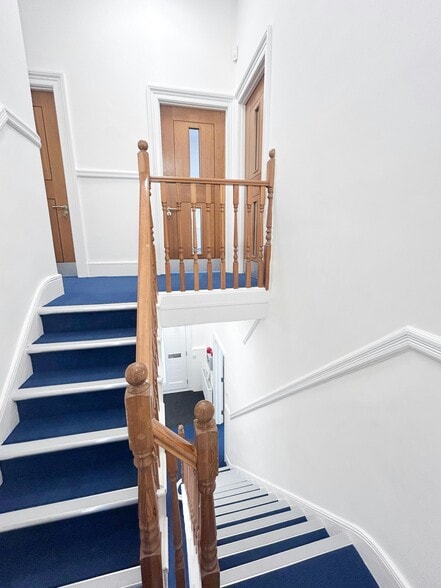 34 Mansfield Rd, Ilford to rent - Building Photo - Image 3 of 14