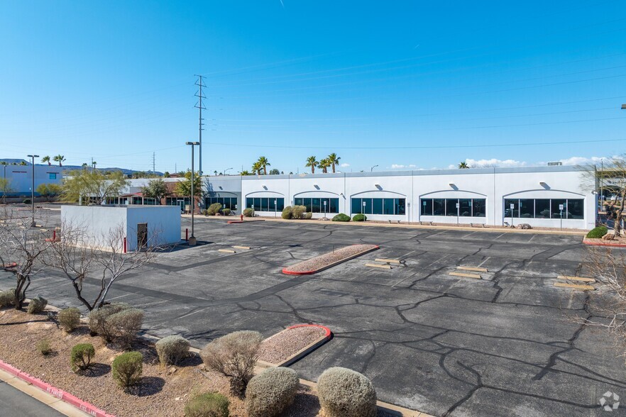 168 N Gibson Rd, Henderson, NV for rent - Building Photo - Image 2 of 5