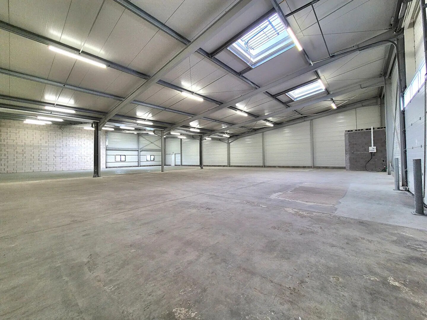 Light Industrial in Saint-Herblain to rent Building Photo- Image 1 of 5