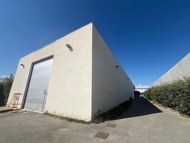 Light Industrial in Le Muy for sale Building Photo- Image 1 of 6