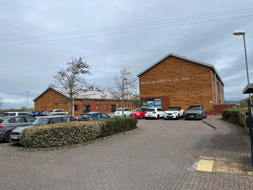 Brent Road, Burnham On Sea to rent Building Photo- Image 1 of 5