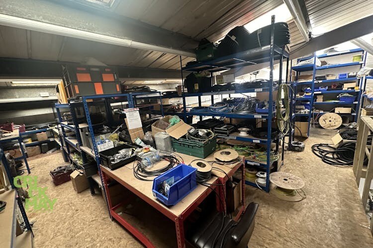 8 Marchants Way, Burgess Hill to rent Interior Photo- Image 1 of 3