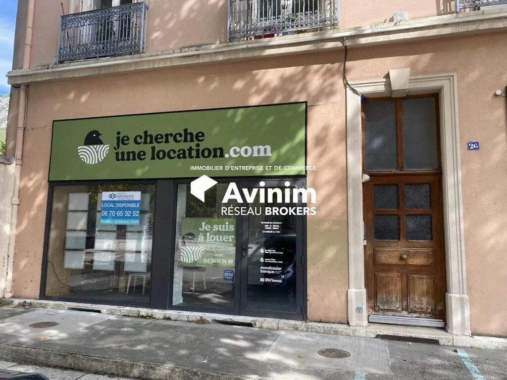 Location Commerce 65 m² - Photo 1