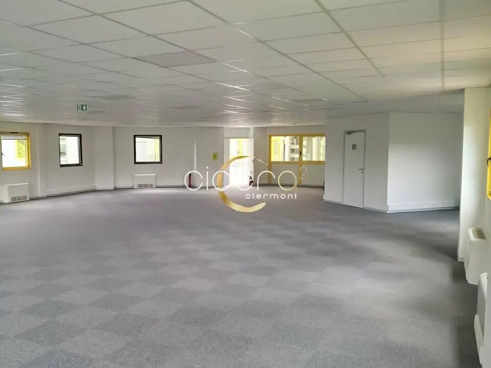 Location Bureaux 285 m² - Photo 1
