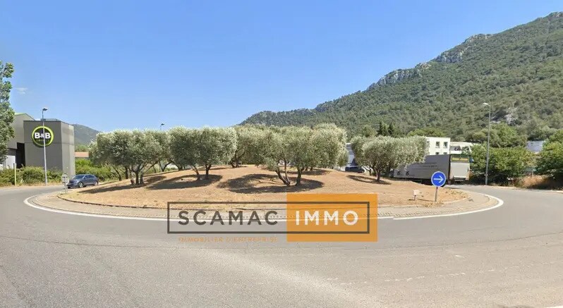 Industrial in Aubagne to rent - Building Photo - Image 2 of 4