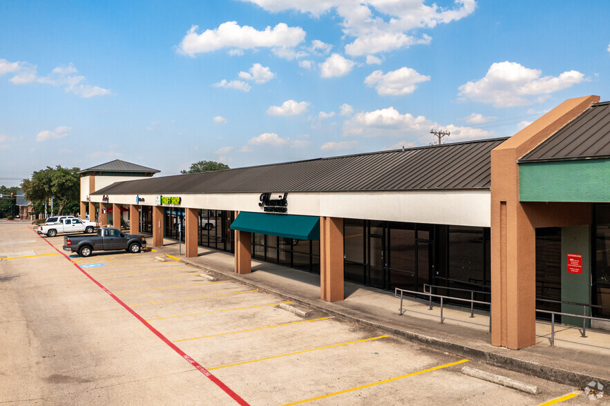 1601 W Northwest Hwy, Grapevine, TX for rent - Building Photo - Image 3 of 6