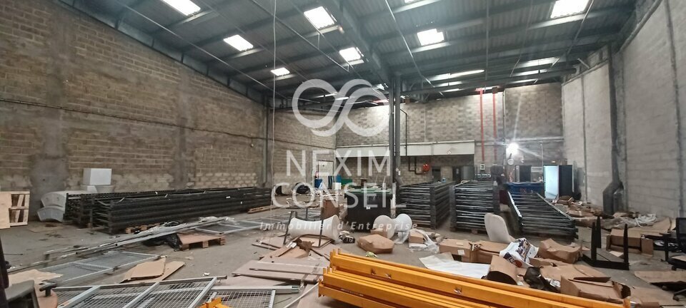 Industrial in Gennevilliers to rent Construction Photo- Image 1 of 3
