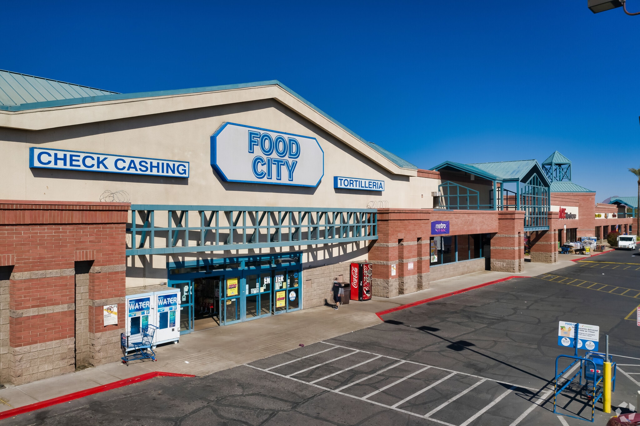 1940-1950 W Indian School Rd, Phoenix, AZ to rent Building Photo- Image 1 of 11