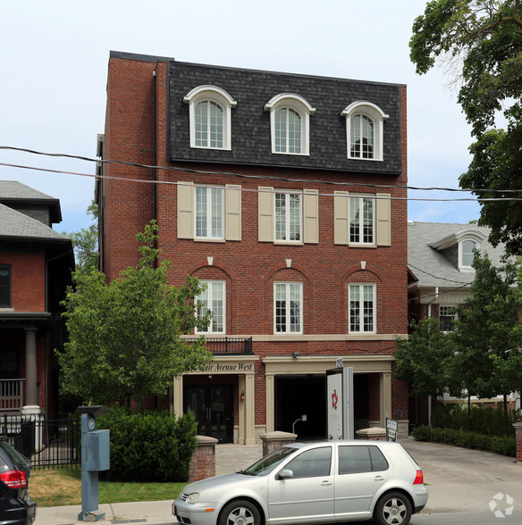 210 St Clair Ave W, Toronto, ON for rent - Primary Photo - Image 1 of 2