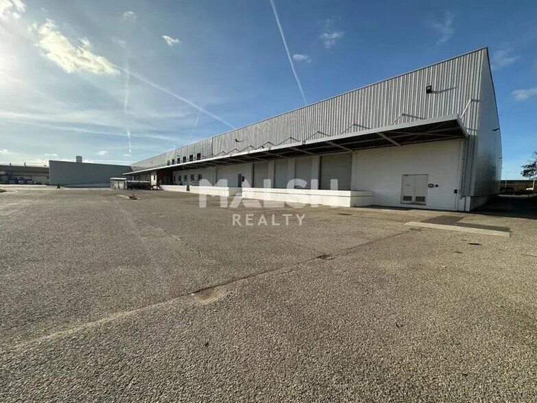 Light Industrial in Corbas to rent - Building Photo - Image 3 of 16