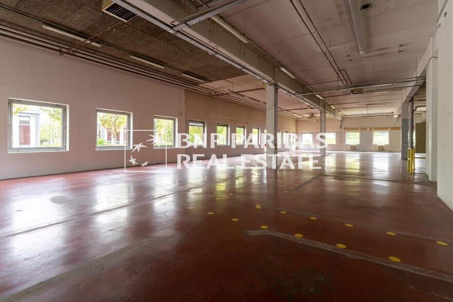 Light Industrial in Antony to rent - Interior Photo - Image 3 of 14