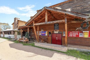 Oxbow Inn & Saloon - Commercial Property